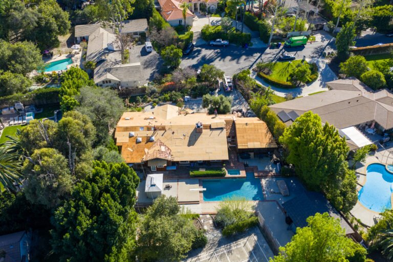 Shingles Roofing Replacement Projects In Los Angeles